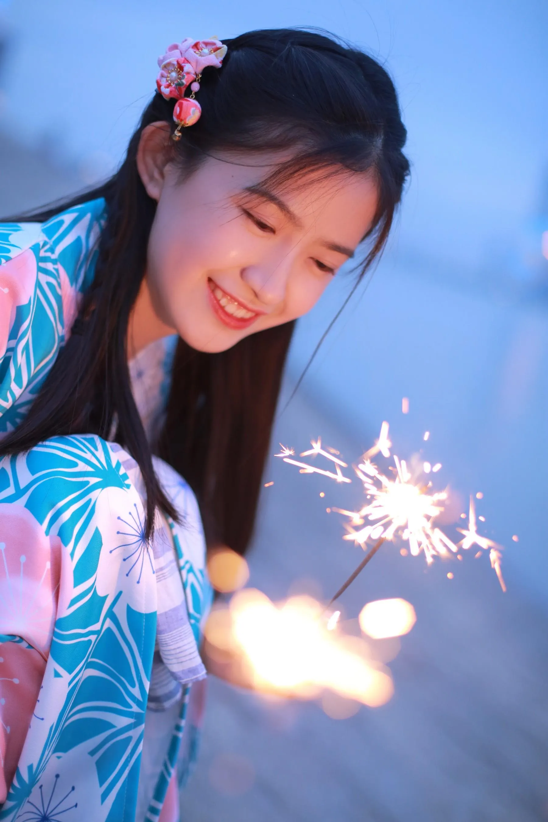 [艺图语] 2022.06.06 花火 小草草呀 [22P]插图1